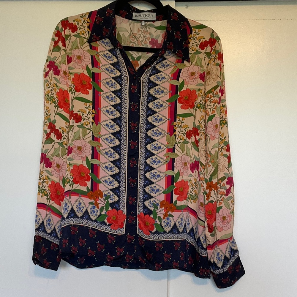 Boutique by Hawes &Curtis Floral Button-Up Blouse with Vibrant Patterns